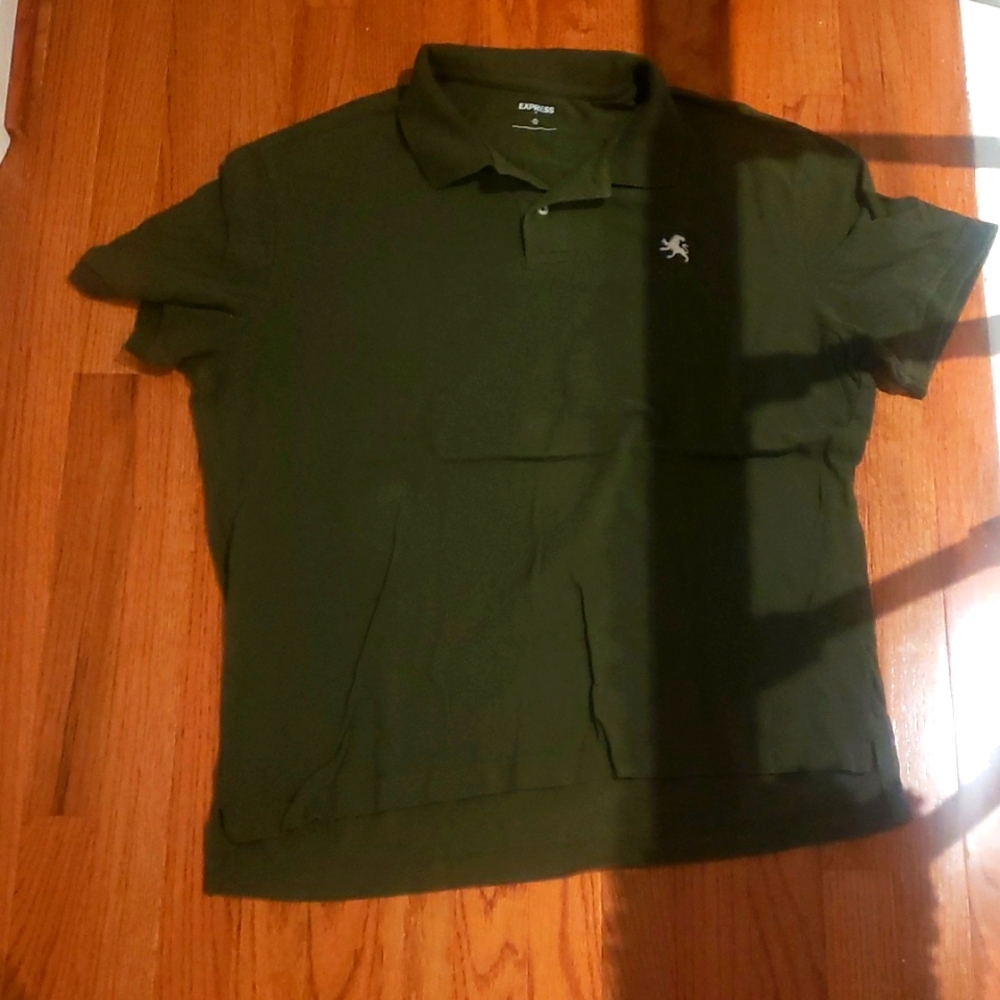 Forest dark green polo , no color fading very good condition xl